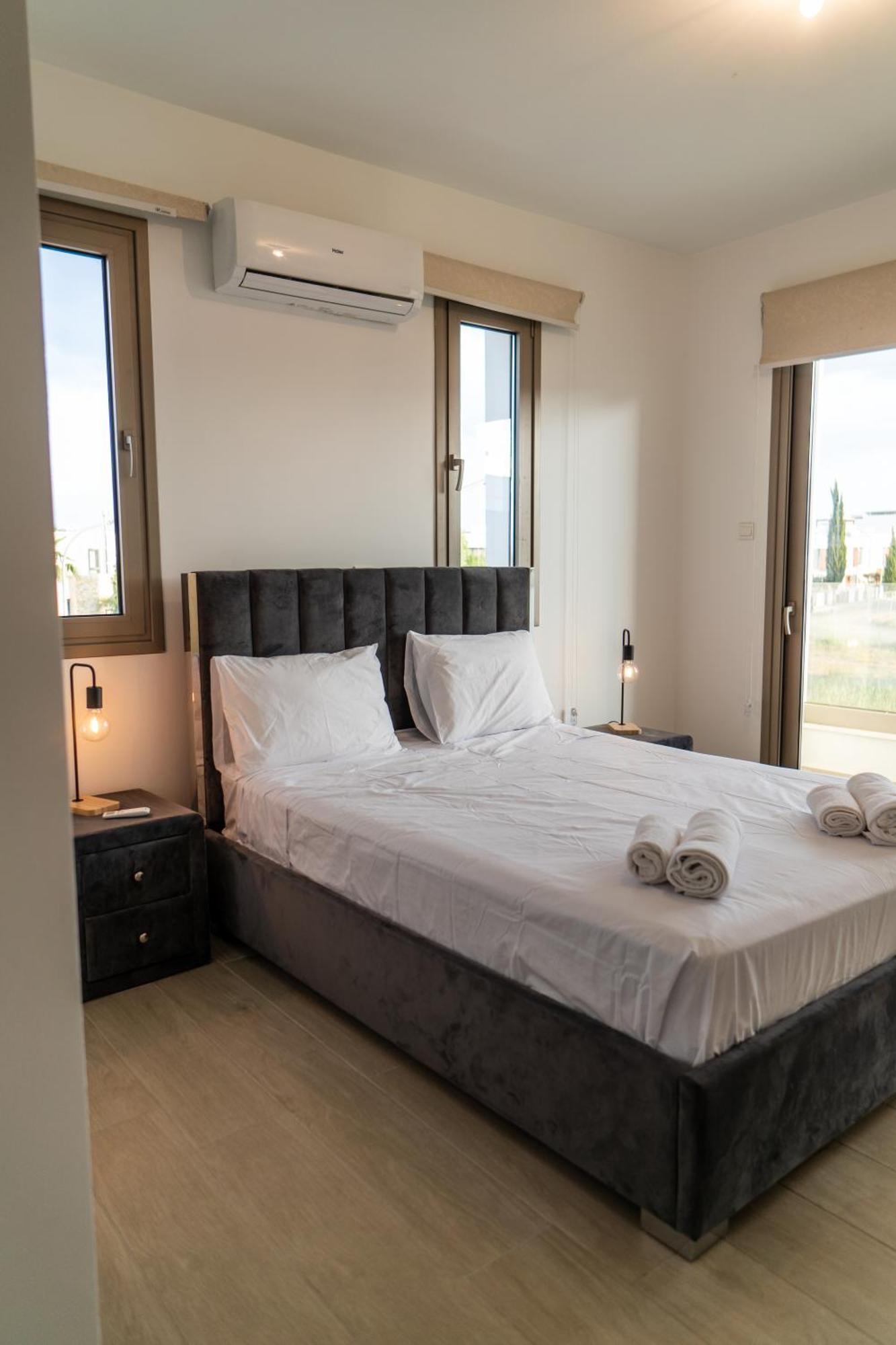 Hubstay - Seaview Villa Oriana In Larnaca, 10 Min Walk To The Beach Exterior photo