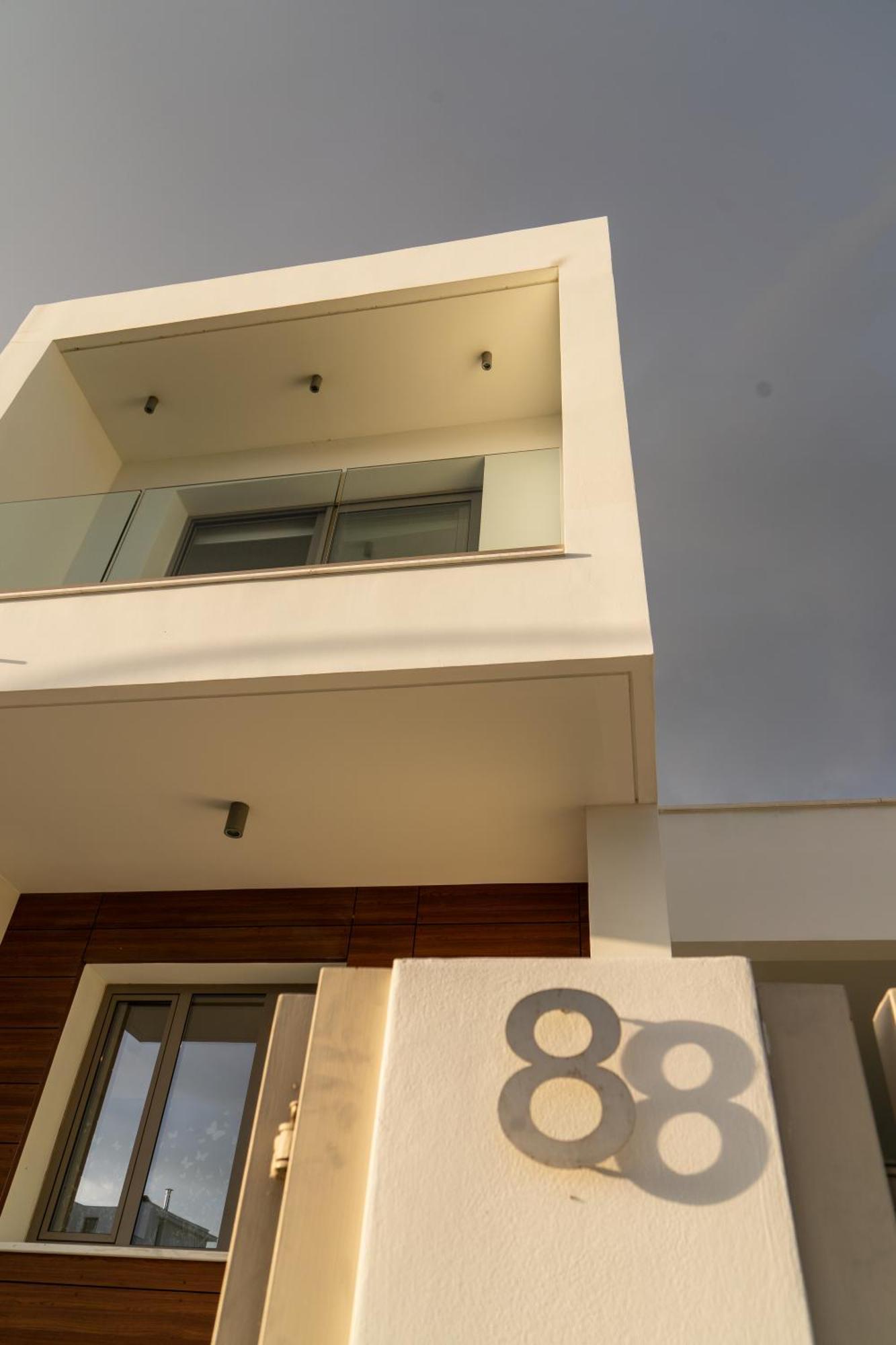 Hubstay - Seaview Villa Oriana In Larnaca, 10 Min Walk To The Beach Exterior photo