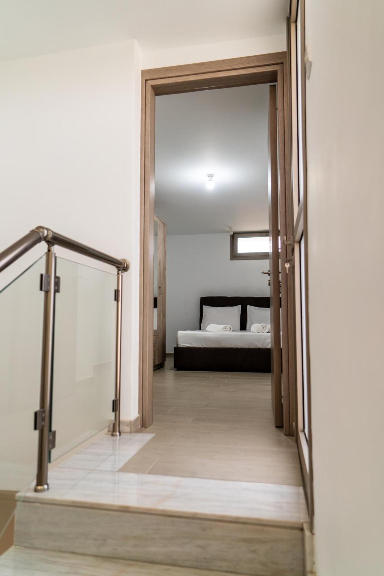 Hubstay - Seaview Villa Oriana In Larnaca, 10 Min Walk To The Beach Exterior photo