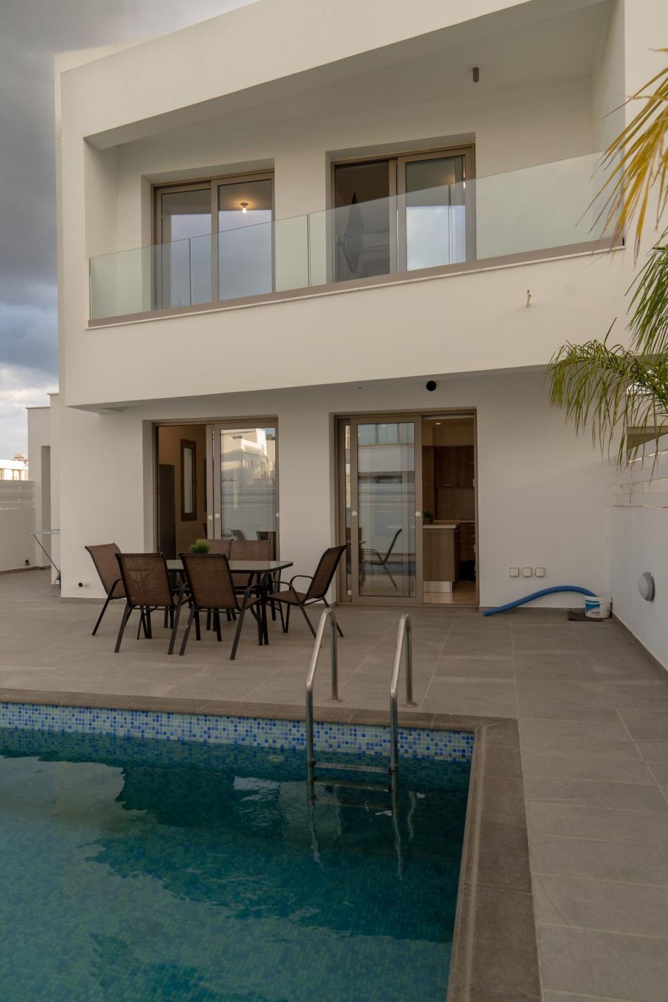 Hubstay - Seaview Villa Oriana In Larnaca, 10 Min Walk To The Beach Exterior photo